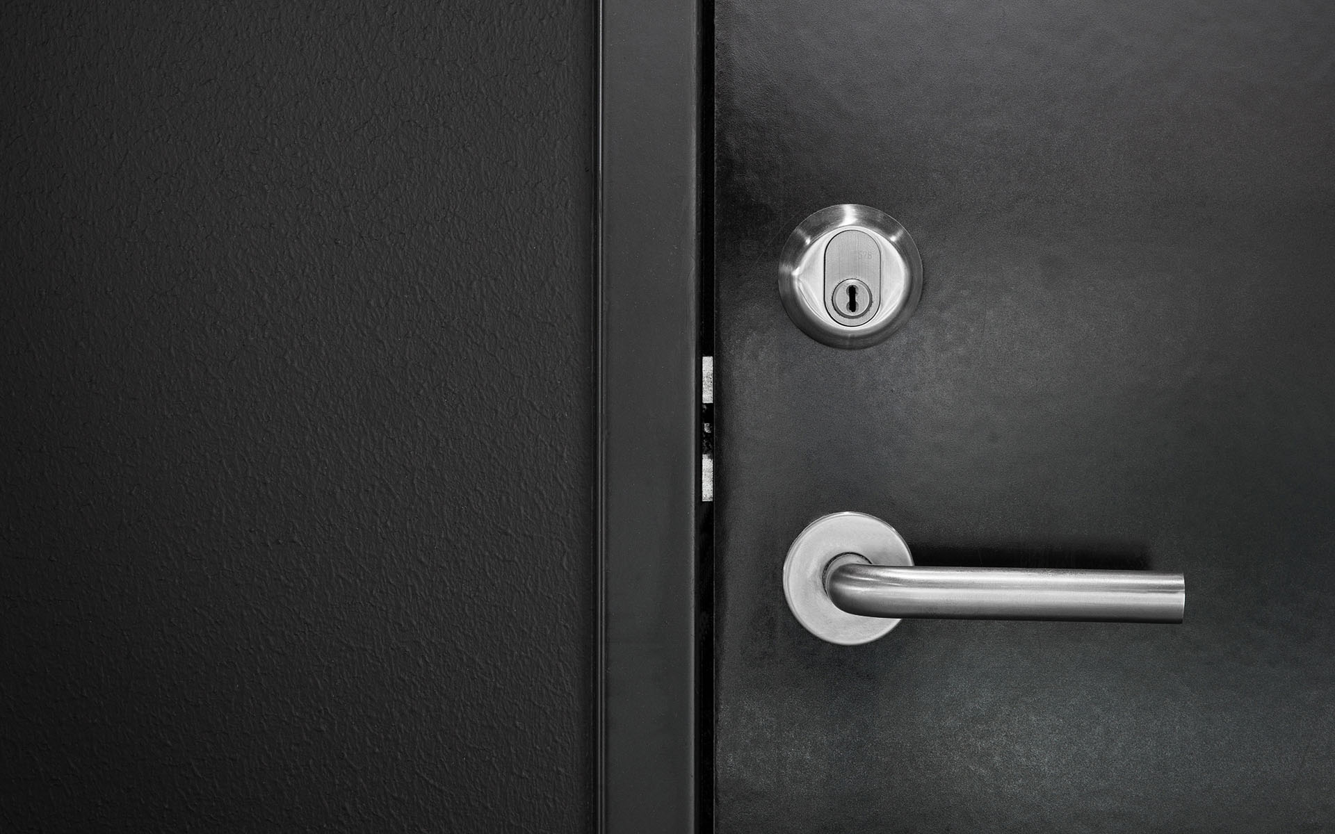 The Black Diamond Case d line